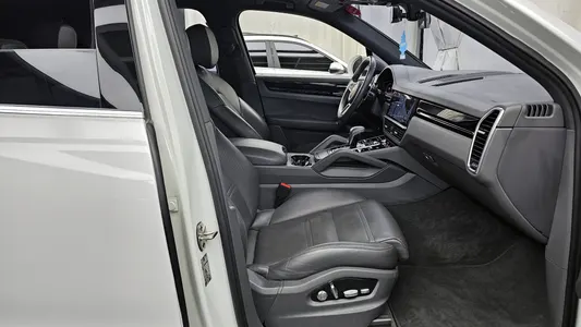 Porsche (PO536) 3.0 2019 11