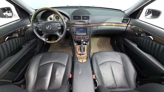 Mercedes-Benz E-Class W211 E350 2008 7