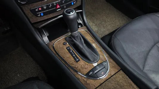 Mercedes-Benz E-Class W211 E350 2008 9