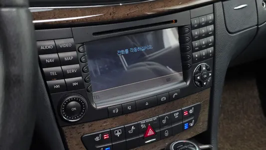Mercedes-Benz E-Class W211 E350 2008 13
