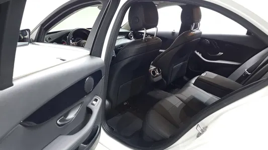 Mercedes-Benz C-Class W205 C200 2020 11