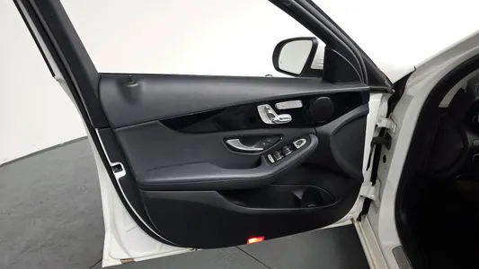 Mercedes-Benz C-Class W205 C200 2020 24