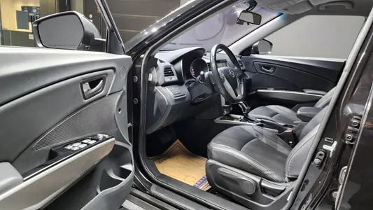 KG Mobility 티볼리 아머 TX 2WD 2018 10