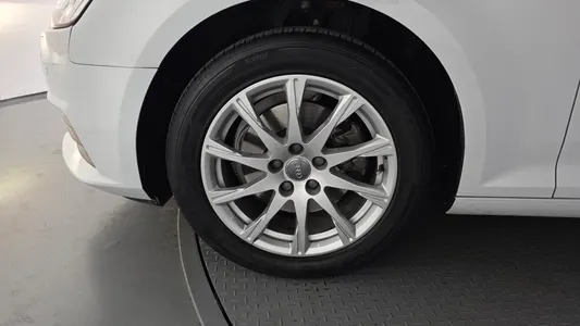 Audi A4 (B9) 30 TDI 2018 5