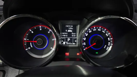 KG Mobility Tivoli LX 4WD 2016 8
