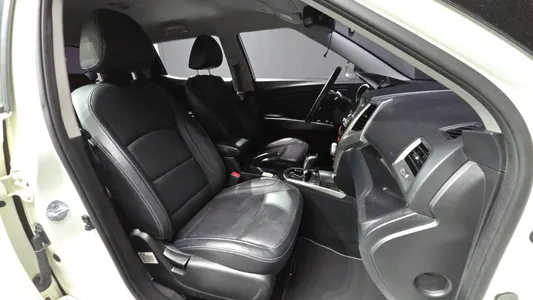KG Mobility Tivoli LX 4WD 2016 11