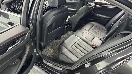 BMW 5 Series (G30) 530i xDrive M 2018 12
