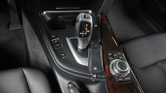 BMW 3 Series GT (F34) GT 320d 2013 9