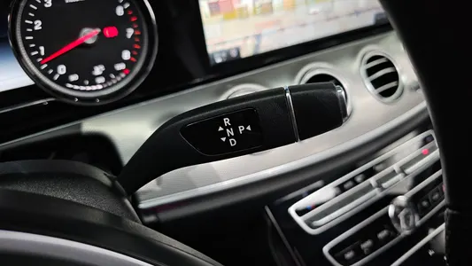 Mercedes-Benz E-Class W213 E200 2017 8