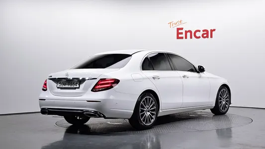 Mercedes-Benz E-Class W213 E200 2017