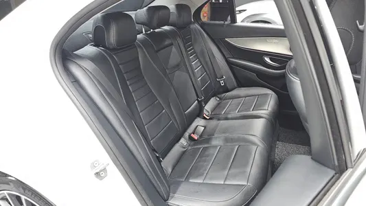 Mercedes-Benz E-Class W213 E200 2017 10