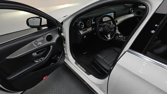 Mercedes-Benz E-Class W213 E200 2017 9