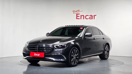 Mercedes-Benz E-Class W213 E300e 4MATIC 2021