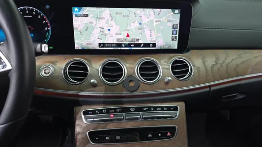 Mercedes-Benz E-Class W213 E300e 4MATIC 2021 12