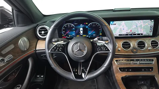 Mercedes-Benz E-Class W213 E300e 4MATIC 2021 13