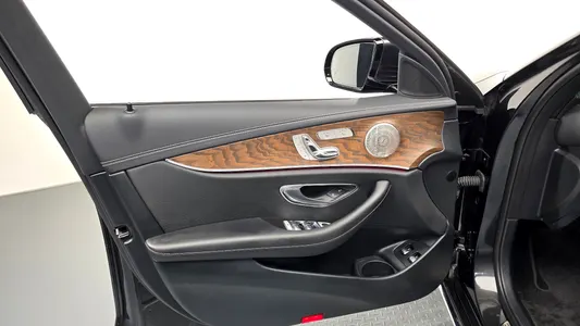 Mercedes-Benz E-Class W213 E300e 4MATIC 2021 24