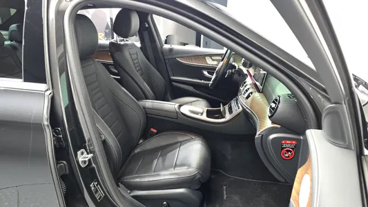 Mercedes-Benz E-Class W213 E300e 4MATIC 2021 26