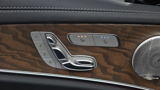 Mercedes-Benz E-Class W213 E300e 4MATIC 2021 29