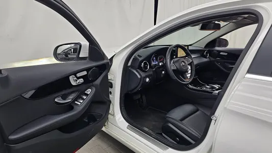 Mercedes-Benz C-Class W205 C200 2018 10
