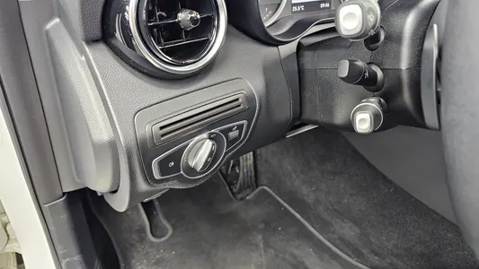 Mercedes-Benz C-Class W205 C200 2018 16