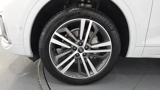 Audi Q5 (FY) 45 TFSI 2023 5