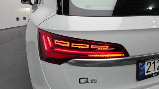 Audi Q5 (FY) 45 TFSI 2023 23