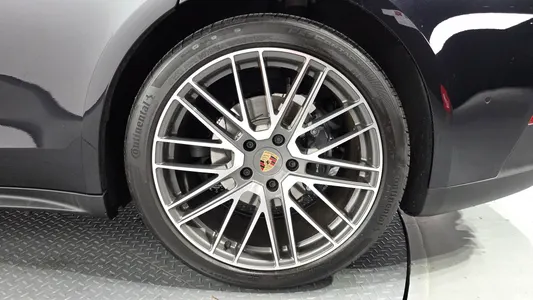 Porsche (976) 2.9 AWD 2024 21