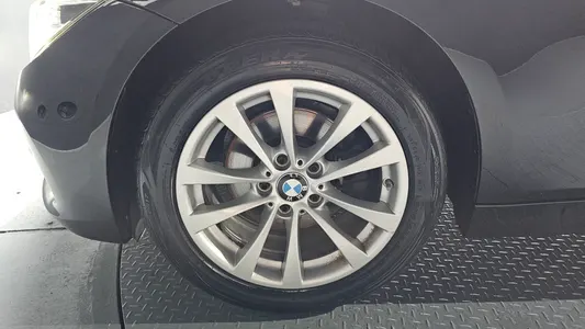 BMW 3 Series (F30) 320d 2017 5