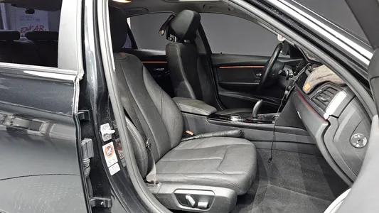 BMW 3 Series (F30) 320d 2017 11
