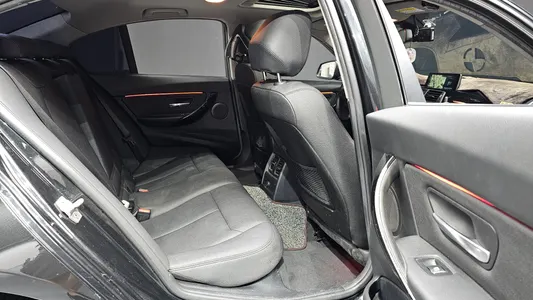 BMW 3 Series (F30) 320d 2017 12