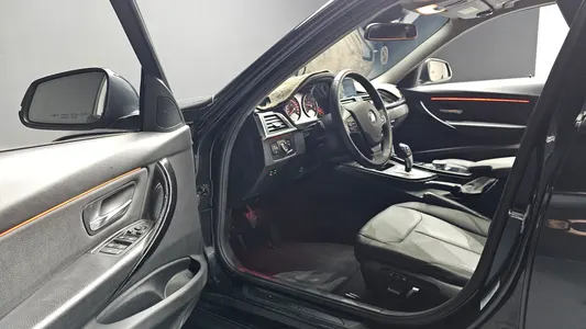 BMW 3 Series (F30) 320d 2017 10