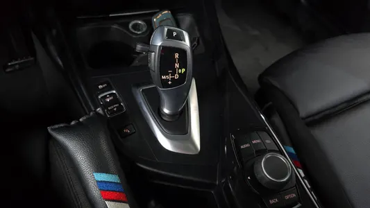 BMW 1 Series (F20) 118d 5 2015 9