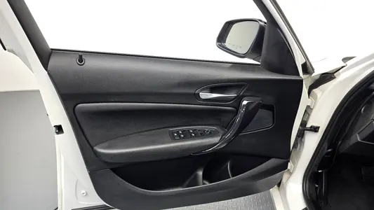 BMW 1 Series (F20) 118d 5 2015 25