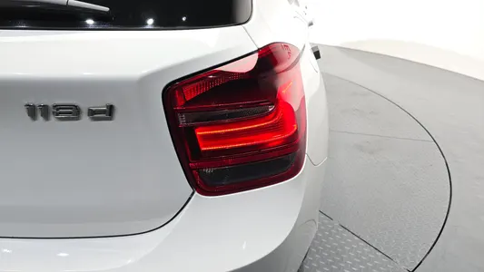 BMW 1 Series (F20) 118d 5 2015 24
