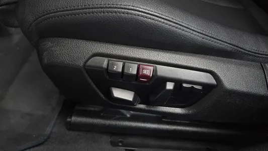 BMW 1 Series (F20) 118d 5 2015 29