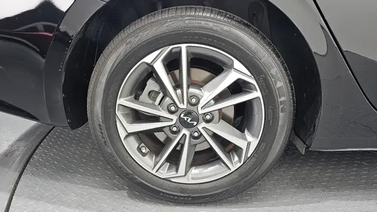 Kia K3 2 1.6 2023 5