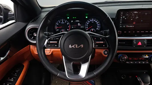 Kia K3 2 1.6 2023 13