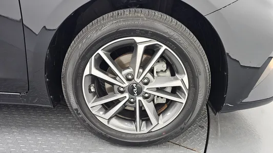 Kia K3 2 1.6 2023 21