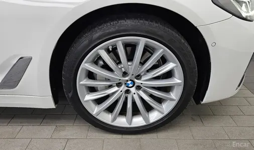 BMW 5 Series (G30) 530i xDrive 2023 8