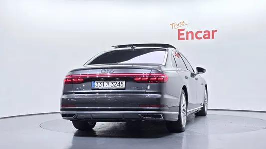 Audi A8 (D5) 55 TFSI LWB 2020 4