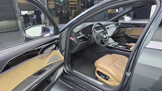 Audi A8 (D5) 55 TFSI LWB 2020 10