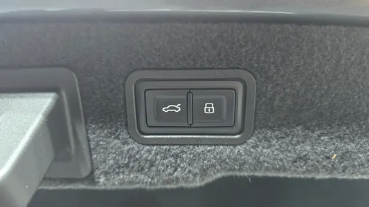 Audi A8 (D5) 55 TFSI LWB 2020 19