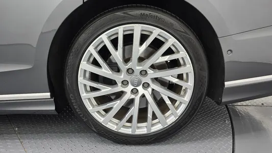 Audi A8 (D5) 55 TFSI LWB 2020 21