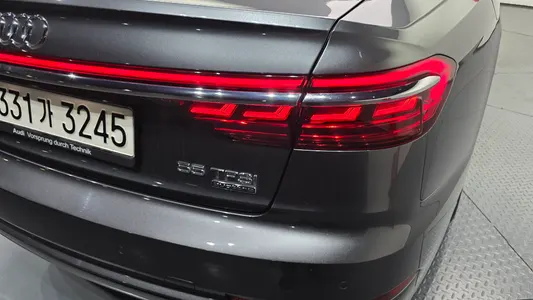 Audi A8 (D5) 55 TFSI LWB 2020 23