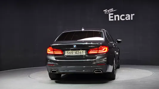 BMW 5 Series (G30) 530i M 2018 4