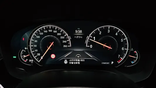 BMW 5 Series (G30) 530i M 2018 8