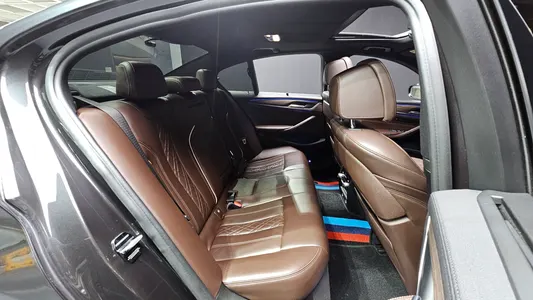 BMW 5 Series (G30) 530i M 2018 11