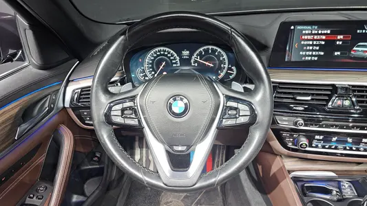 BMW 5 Series (G30) 530i M 2018 12