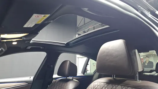 BMW 5 Series (G30) 530i M 2018 16