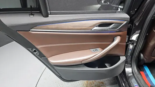 BMW 5 Series (G30) 530i M 2018 25
